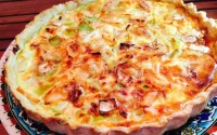 Tarte au poulet, poireaux et tomates
