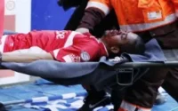 Mehdi Carcela perd connaissance sur le terrain
