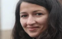 Zineb El-Rhazoui : "Mohammed VI sortira par la petite porte comme tous les dictateurs"