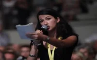 Zineb El Rhazoui compare le Roi Mohammed VI à Ben Ali