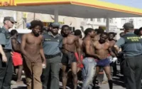 Des centaines de subsahariens tentent d'entrer de force à Melilla