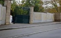 Manifestation devant le Château de Mohammed VI à Betz