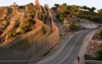 400 migrants subsahariens prennent d'assaut la frontière de Melilla