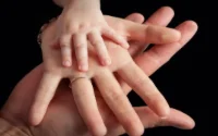 La Flandre interdit l'adoption d'enfants marocains
