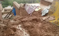Inondations : encore 100.000 enfants sans école