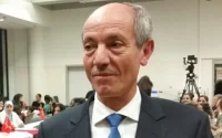 Insolite : un ministre marocain fuit un hôtel en sous-vêtements à Paris