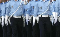 Un policier marocain laisse en gage son uniforme et ses menottes dans un bar