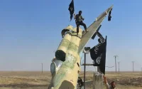 Il innonde le marché de produits périmés pour financer des voyages vers Daech