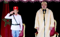 Le prince héritier Moulay Hassan en tenue militaire pour la première fois