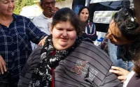 Grand élan de solidarité avec Aya, 200 kilos (vidéo)