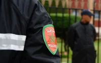 Non, il n'y a pas eu de bombe artisanale découverte à Marrakech