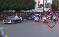 Un homme tente de bloquer la voiture du roi Mohammed VI (vidéo)