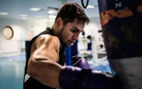 Boxe : le Marocain Ahmed El Moussaoui bat l'ancien champion du monde Carlos Molina (vidéo)