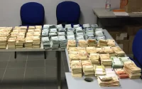 Le SDF qui a volé 500.000 euros en liquide à l'aéroport de Roissy arrêté, mais sans son butin
