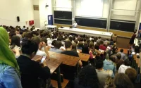 France : la hausse des frais d'inscription ne concernera pas les doctorants