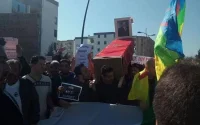 Macabre parodie d'enterrement de « Boutelflika le Marocain » en Algérie