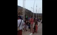 Marocains et Algériens fêtent la qualification de l'Algérie (vidéo)