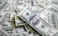 Marrakech : une pluie de billets de 100 dollars dans la rue