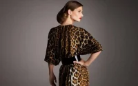 Yves Saint Laurent expose l'élégance de la femme marocaine à Marrakech