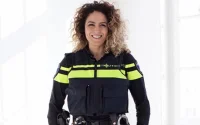 Pays-Bas : pour avoir dénoncé le racisme, une commissaire de police d'origine marocaine virée