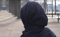 France : voilée, Malika subit "le mépris"