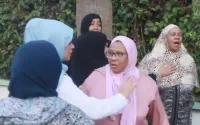 Un homme crie à l'erreur médicale après la mort de sa femme (vidéo)