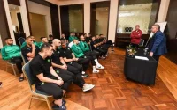 Lekjaâ booste le moral des joueurs avant le match contre la Mauritanie