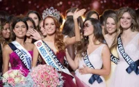 Geneviève de Fontenay : "une Miss avec un foulard, c'est possible"