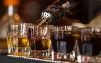 Maroc : les propriétaires de bar arborent le sourire du bonheur
