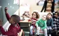Danemark : l'idée originale d'une école pour favoriser la mixité