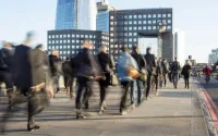Le Royaume-Uni va recruter des travailleurs qualifiés