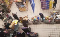 Coronavirus : les Marocains prennent d'assaut les magasins