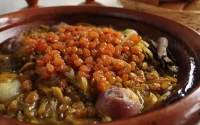 Pigeonneaux aux oignons
