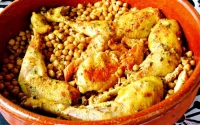 Poulet k'dra aux pois chiches et oignons