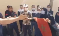 La colère des Marocains restés bloqués en Algérie