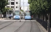 Au Maroc, les tramways aussi sortent avec un masque (photo)