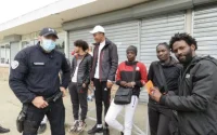 Un policier d'origine maghrébine témoigne : "Je n'ai jamais rencontré le racisme..."