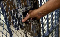 Nier l'existence du coronavirus peut vous mener en prison