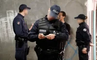 Quand les colonnes de la police française « puent » racisme et violence