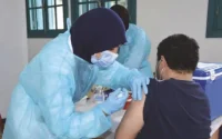 Au Maroc, les personnes déjà infectées par le Covid-19 recevront deux doses de vaccin