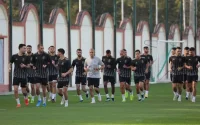 Football : l'Algérie se prépare pour son match au Maroc