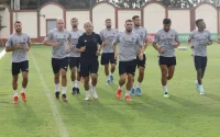Fouzi Lekjaa promet un accueil royal à l'Équipe d'Algérie à Marrakech