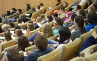 Les meilleurs étudiants marocains des grandes écoles françaises quittent la France