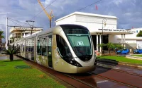 Refusée à l'hôpital de Salé, elle accouche dans le tramway et perd son bébé : l'affaire au Parlement