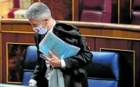 Le ministre de l'Intérieur espagnol espionné avec Pegasus, en pleine crise avec le Maroc