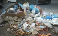Fès croule sous les ordures