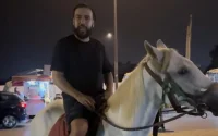 Entre escargots et équitation : French Montana redécouvre Casablanca