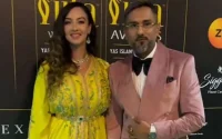 La compagne de Honey Singh, sublime dans un caftan marocain