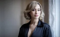 Qui est La Zarra, la Canado-marocaine qui représentera la France à l'Eurovision ?