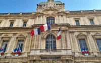 La préfecture bloque son titre pendant onze mois : cette Marocaine lui fait payer 1 100 euros